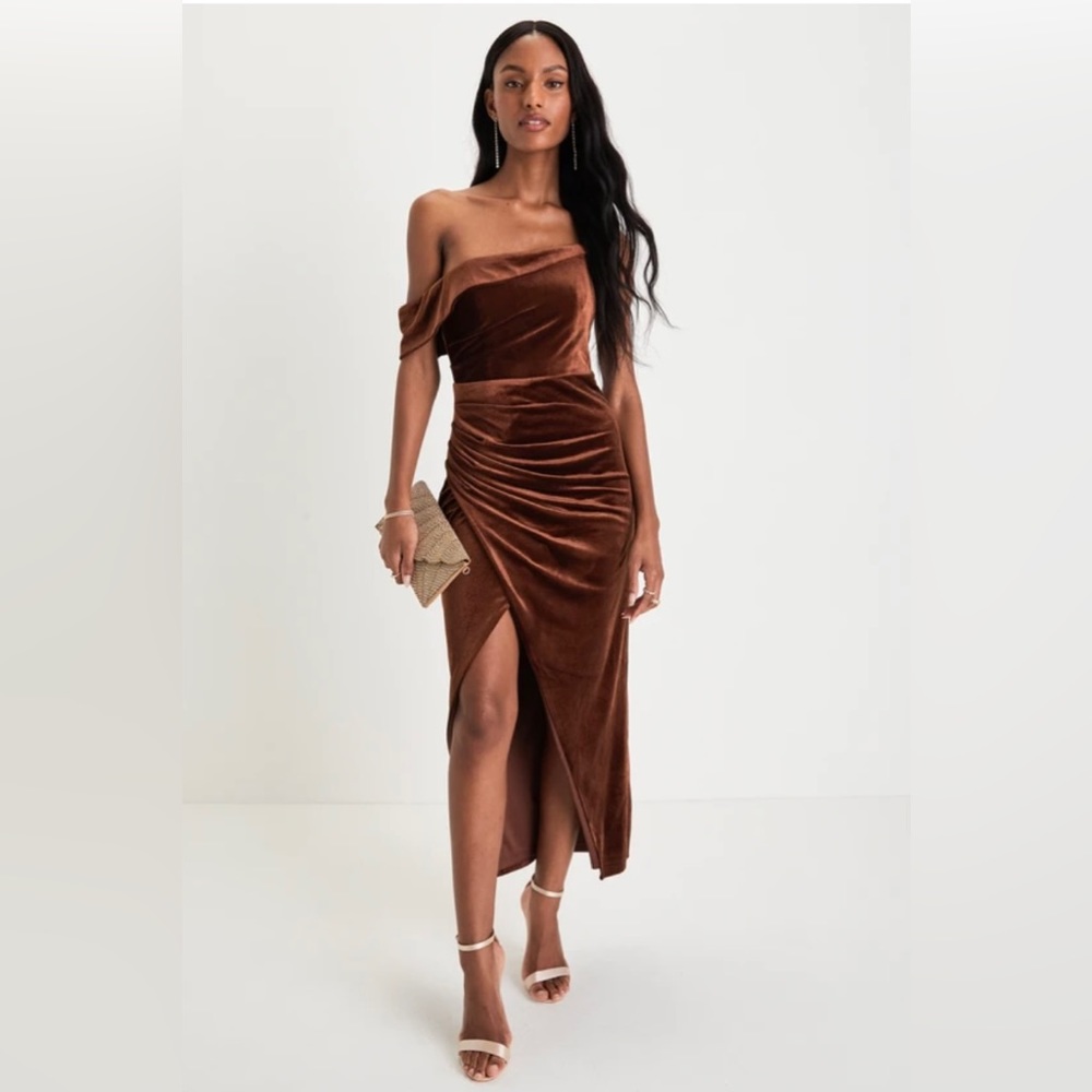 COPY - Lulus Velvet Midi address NWT